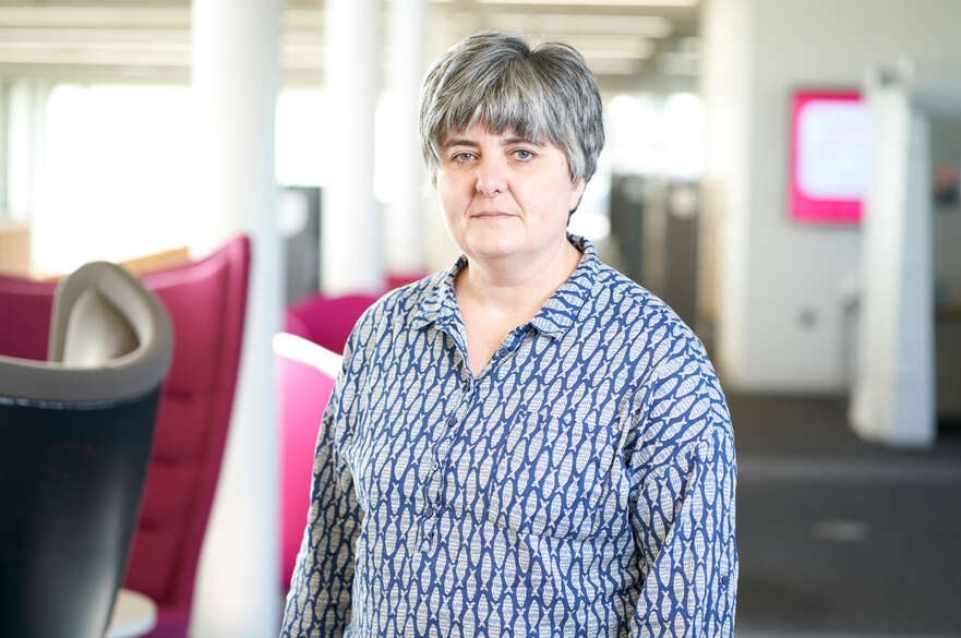 Lesley Hoyles